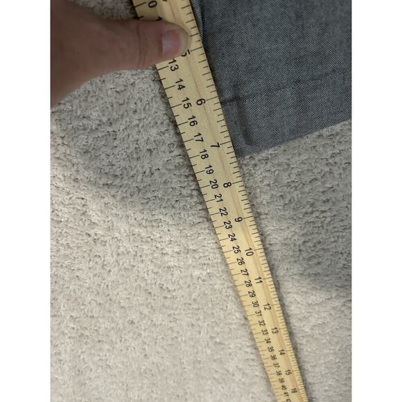 Lululemon Men’s Gray Shorts Size 34. Please See Stain On Leg - Picture 4 of 6